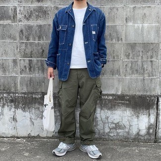Olive Cargo Pants Outfits: Such staples as a navy denim shirt jacket and olive cargo pants are the ideal way to inject effortless cool into your daily casual fashion mix. Let your outfit coordination chops really shine by finishing this look with grey athletic shoes.