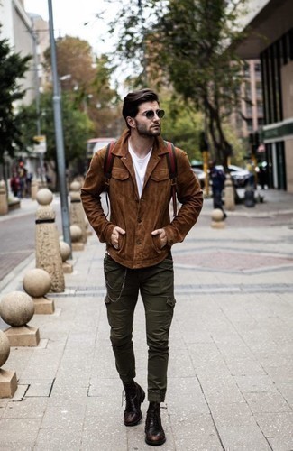 Tobacco Suede Shirt Jacket Outfits For Men: Pair a tobacco suede shirt jacket with olive cargo pants to prove you've got expert styling prowess. To give your overall look a dressier twist, why not introduce dark brown leather casual boots to your outfit?