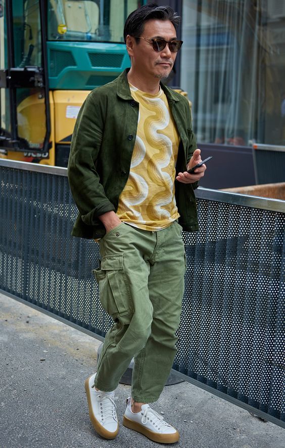 Men's Dark Green Suede Shirt Jacket, Yellow Print Crew-neck T 