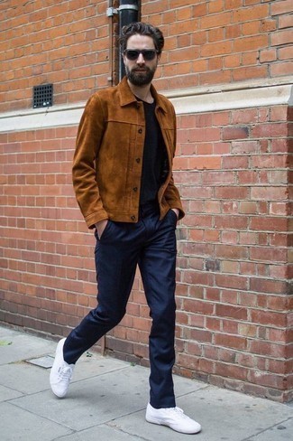 Tobacco Suede Shirt Jacket Outfits For Men: A tobacco suede shirt jacket and navy chinos are absolute wardrobe heroes if you're figuring out an elegant closet that holds to the highest menswear standards. Amp up this outfit with white canvas low top sneakers.