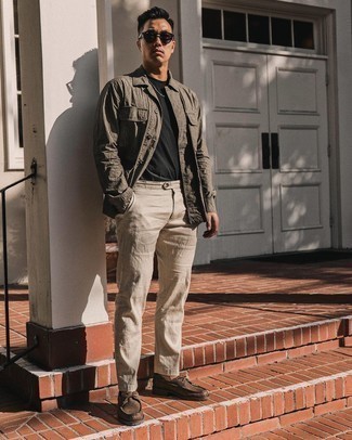 Brown Shirt Jacket Outfits For Men: For a look that's street-style-worthy and effortlessly smart, pair a brown shirt jacket with beige chinos. If you want to immediately tone down this outfit with one item, complete your ensemble with a pair of dark brown leather boat shoes.