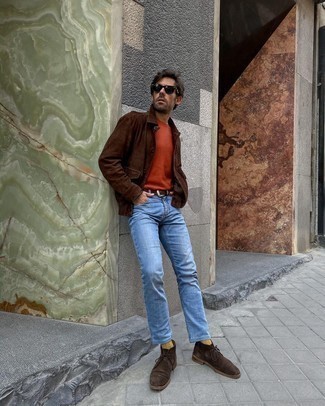 Mustard Socks Casual Outfits For Men: Try teaming a brown suede shirt jacket with mustard socks to achieve an interesting and relaxed outfit. Dark brown suede desert boots will bring a more polished twist to an otherwise utilitarian outfit.
