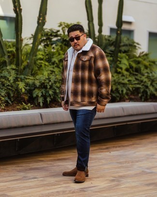 Brown Suede Chelsea Boots Outfits For Men: Go for a straightforward yet casually cool outfit by wearing a brown plaid flannel shirt jacket and navy jeans. Lift up this look with brown suede chelsea boots.