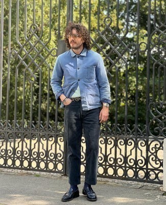Light Blue Shirt Jacket Outfits For Men: This is definitive proof that a light blue shirt jacket and black jeans look amazing when worn together in an off-duty getup. Feeling brave? Spice up this ensemble by wearing a pair of black leather loafers.