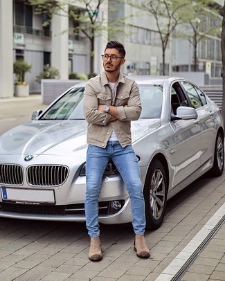 Light Blue Skinny Jeans Outfits For Men: The combo of a beige shirt jacket and light blue skinny jeans makes for a kick-ass laid-back outfit. If you feel like dressing up a bit, introduce a pair of tan suede chelsea boots to the equation.