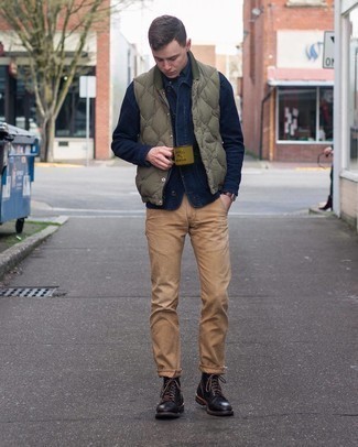 Navy and Green Long Sleeve Shirt Outfits For Men: This casual combo of a navy and green long sleeve shirt and khaki chinos can only be described as incredibly stylish. Black leather casual boots are an effective way to upgrade this getup.