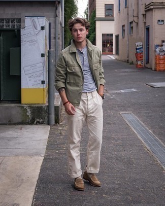 Beige Chinos Outfits: Such essentials as an olive shirt jacket and beige chinos are the perfect way to infuse some class into your current casual arsenal. For maximum style, complete your ensemble with a pair of brown suede loafers.