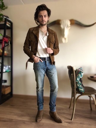 Blue Jeans with Brown Suede Chelsea Boots Outfits For Men: Want to inject your menswear arsenal with some off-duty cool? Consider pairing a brown suede shirt jacket with blue jeans. If you wish to instantly perk up this look with footwear, why not introduce brown suede chelsea boots to your getup?