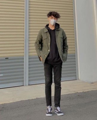 Skinny Jeans Outfits For Men: This ensemble with an olive shirt jacket and skinny jeans isn't so hard to score and is easy to adapt throughout the day. Complete this outfit with black and white canvas low top sneakers for maximum impact.