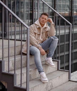 Light Blue Ripped Skinny Jeans Outfits For Men: You'll be amazed at how easy it is for any man to get dressed like this. Just a beige wool shirt jacket and light blue ripped skinny jeans. Why not make beige leather low top sneakers your footwear choice for an added dose of sophistication?