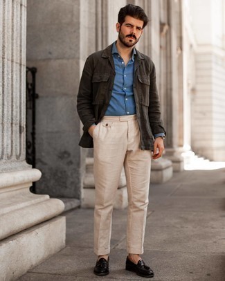 Blue Long Sleeve Shirt Outfits For Men: A blue long sleeve shirt and beige linen chinos? It's easily a wearable ensemble that anyone can wear a variation of on a day-to-day basis. Ramp up this whole outfit by rocking a pair of black leather tassel loafers.