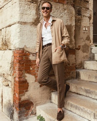 Dark Brown Suede Belt Outfits For Men: If you're hunting for a city casual but also on-trend getup, reach for a tan linen shirt jacket and a dark brown suede belt. If you want to break out of the mold a little, complement your ensemble with dark brown suede loafers.