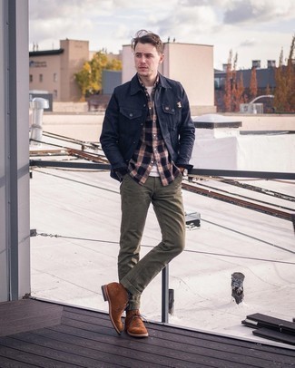 Olive Chinos Outfits: This menswear style with a black denim shirt jacket and olive chinos isn't hard to pull off and easy to change. A pair of brown suede desert boots can integrate smoothly within a multitude of ensembles.