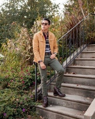 Olive Jeans Outfits For Men: A tan shirt jacket and olive jeans are the perfect foundation for a casually cool outfit. Our favorite of a great number of ways to round off this outfit is a pair of dark brown leather casual boots.