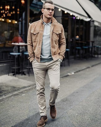 Tan Suede Shirt Jacket Outfits For Men: The ultimate foundation for casually classic menswear style? A tan suede shirt jacket with beige chinos. Brown suede desert boots are a savvy choice to finish your look.