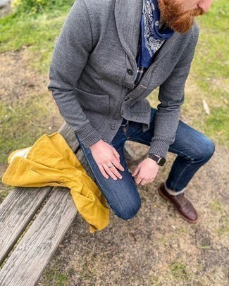 Mustard Shirt Jacket Outfits For Men: Pair a mustard shirt jacket with navy jeans for a seriously stylish, relaxed casual look. When it comes to shoes, this ensemble pairs wonderfully with dark brown leather casual boots.