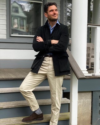 Beige Chinos Smart Casual Outfits: A black corduroy shirt jacket and beige chinos are among the foundations of a functional closet. For an on-trend hi-low mix, complement this ensemble with a pair of dark brown suede brogues.