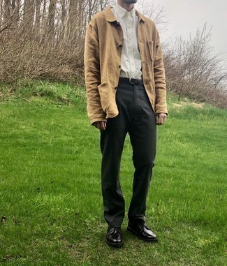 Beige Shirt Jacket Outfits For Men: Rock a beige shirt jacket with black chinos if you want to look sharp without making too much effort. Feeling venturesome? Shake things up by finishing off with a pair of black leather derby shoes.