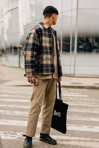 Black Canvas Tote Bag Outfits For Men: For a casual outfit, reach for a multi colored plaid flannel shirt jacket and a black canvas tote bag — these items go really great together. If you feel like dressing up a bit now, complement this ensemble with a pair of black leather high top sneakers.