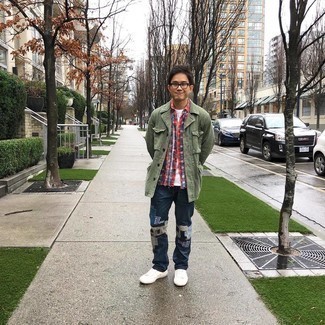 Blue Patchwork Jeans Outfits For Men: Fashionable and practical, this casual combo of an olive shirt jacket and blue patchwork jeans will provide you with variety. Introduce white canvas low top sneakers to your ensemble to bring a touch of stylish casualness to this ensemble.