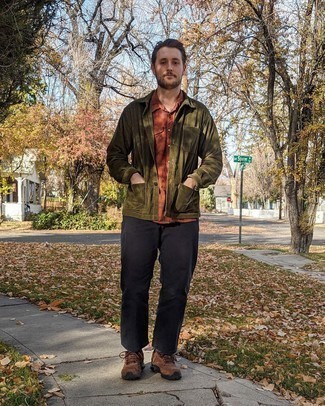Black Pants with Brown Shoes Outfits For Men: Make an olive corduroy shirt jacket and black pants your outfit choice to create an interesting and current laid-back ensemble. This ensemble is complemented wonderfully with a pair of brown athletic shoes.