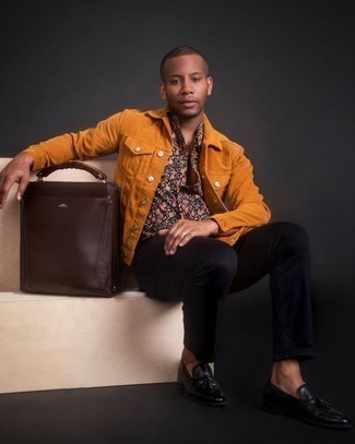 Dark Brown Leather Briefcase Outfits: To assemble an off-duty outfit with a city style finish, dress in a tobacco corduroy shirt jacket and a dark brown leather briefcase. A pair of black leather tassel loafers will bring a strong and masculine feel to any outfit.
