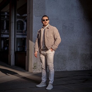 Beige Shirt Jacket Outfits For Men: A beige shirt jacket and beige chinos matched together are a sartorial dream for those who appreciate classy combinations. Grey suede low top sneakers will easily dress down an all-too-refined outfit.