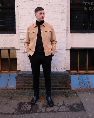 Beige Suede Shirt Jacket Outfits For Men: Try pairing a beige suede shirt jacket with black chinos for a neat refined outfit. Rounding off with a pair of black leather chelsea boots is a surefire way to inject a hint of class into your outfit.