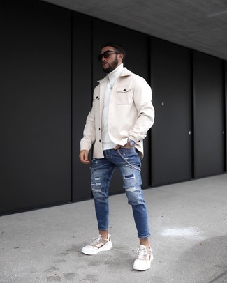 Blue Ripped Skinny Jeans Outfits For Men: The mix-and-match capabilities of a beige shirt jacket and blue ripped skinny jeans guarantee you'll always have them on high rotation. Beige athletic shoes will add a laid-back feel to an otherwise standard ensemble.