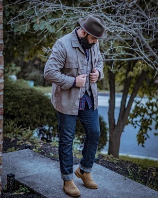 Charcoal Wool Hat Outfits For Men: A grey shirt jacket and a charcoal wool hat are a good combo to carry you throughout the day. Let your sartorial savvy truly shine by finishing this outfit with tan suede chelsea boots.