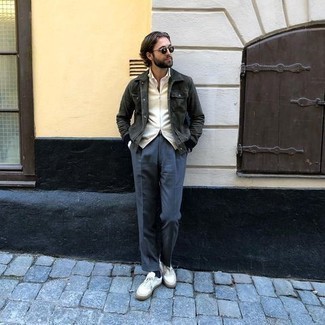 Grey Shirt Jacket Outfits For Men: A grey shirt jacket and blue dress pants are a polished combination that every modern gentleman should have in his sartorial collection. A great pair of white canvas low top sneakers is an easy way to add a confident kick to the getup.