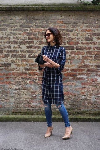 Women's Navy Check Shirtdress, Blue Ripped Skinny Jeans, Beige Leather Pumps, Black Leather Clutch