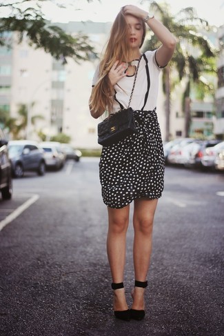 Black and White Polka Dot Pencil Skirt Outfits: This casual combination of a white and black vertical striped short sleeve blouse and a black and white polka dot pencil skirt is super easy to throw together in no time, helping you look cute and ready for anything without spending too much time searching through your wardrobe. Introduce a pair of black suede pumps to the mix to easily up the glam factor of your getup.