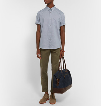 Men's Light Blue Short Sleeve Shirt, Olive Chinos, Brown Suede Derby Shoes, Navy Suede Holdall