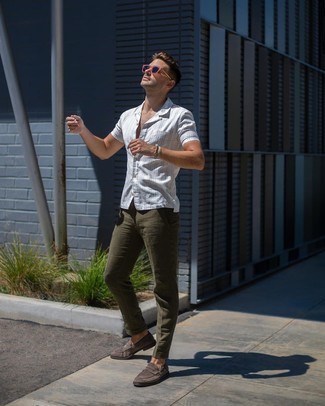White Vertical Striped Short Sleeve Shirt Outfits For Men: This casual pairing of a white vertical striped short sleeve shirt and olive chinos takes on different nuances according to how it's styled. Brown suede loafers are an effective way to breathe an added dose of refinement into your getup.