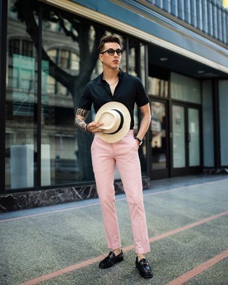 Men's Black Short Sleeve Shirt, Pink Chinos, Black Leather Loafers, Beige Straw Hat