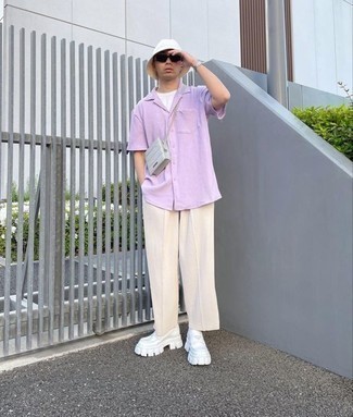 White Bucket Hat Outfits For Men: This urban combination of a light violet short sleeve shirt and a white bucket hat can take on different forms according to how it's styled. If you need to easily level up your outfit with one item, why not complete this look with a pair of white leather loafers?