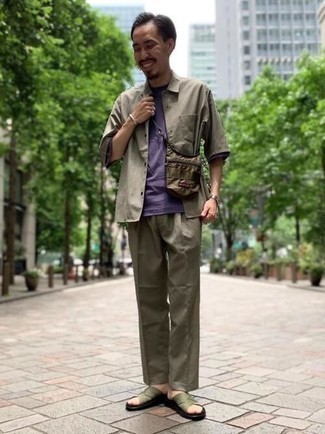 Dark Green Canvas Messenger Bag Outfits: Why not wear an olive short sleeve shirt with a dark green canvas messenger bag? As well as super functional, these items look awesome married together. Go ahead and add olive canvas sandals to your look for a sense of stylish effortlessness.