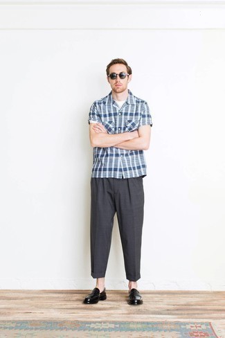 Navy Plaid Short Sleeve Shirt Outfits For Men: A navy plaid short sleeve shirt and charcoal dress pants make for the ultimate casually classic outfit. And if you wish to immediately step up this ensemble with shoes, why not introduce a pair of black leather loafers to the mix?