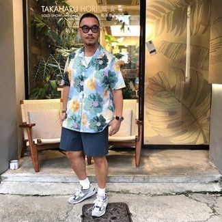 White Floral Short Sleeve Shirt Outfits For Men: A white floral short sleeve shirt and navy shorts are the kind of a no-brainer off-duty ensemble that you need when you have no extra time to plan a look. A pair of grey athletic shoes immediately revs up the cool of your look.