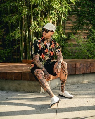 White Baseball Cap Outfits For Men: Marry a black floral short sleeve shirt with a white baseball cap for a laid-back and trendy outfit. Tone down the casualness of this ensemble by rounding off with white canvas loafers.