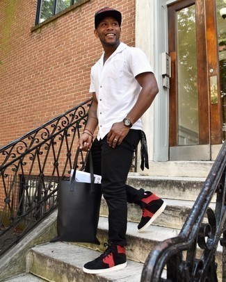 Men's White Short Sleeve Shirt, Black Jeans, Black Suede High Top Sneakers, Black Leather Tote Bag