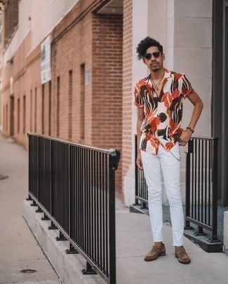 Men's Multi colored Floral Short Sleeve Shirt, White Jeans, Brown Suede Loafers, Dark Brown Sunglasses
