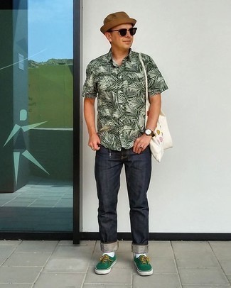 Dark Green Print Short Sleeve Shirt Outfits For Men: For something more on the cool and laid-back side, consider teaming a dark green print short sleeve shirt with navy jeans. Let your sartorial chops truly shine by completing this look with dark green canvas low top sneakers.