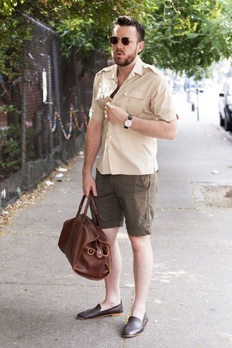 Men's Beige Short Sleeve Shirt, Olive Shorts, Dark Brown Leather Loafers, Brown Leather Holdall