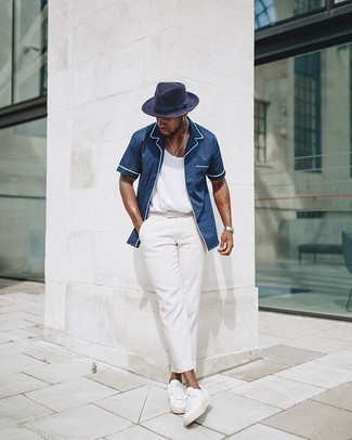 Navy Wool Hat Outfits For Men: To assemble an off-duty ensemble with a modern take, team a navy short sleeve shirt with a navy wool hat. Put a different spin on an otherwise mostly dressed-down getup by rocking white canvas low top sneakers.