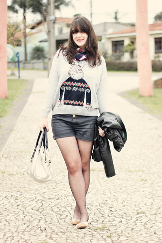 Black Leather Shorts Outfits For Women: 