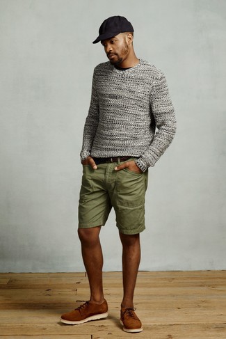 Grey Knit Crew-neck Sweater Outfits For Men: 