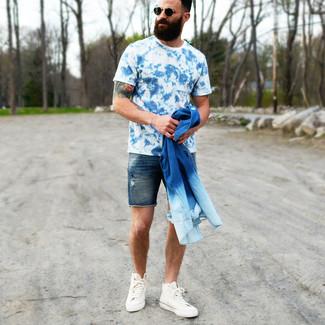 Blue Denim Shirt Outfits For Men: 