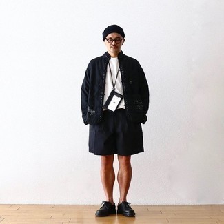 Black Canvas Neck Pouch Outfits For Men: 